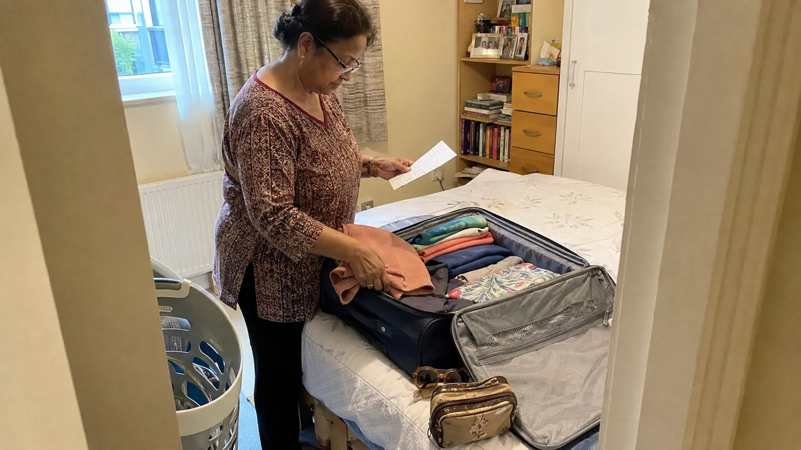 packing to fly after cataract surgery - Illustrative Image